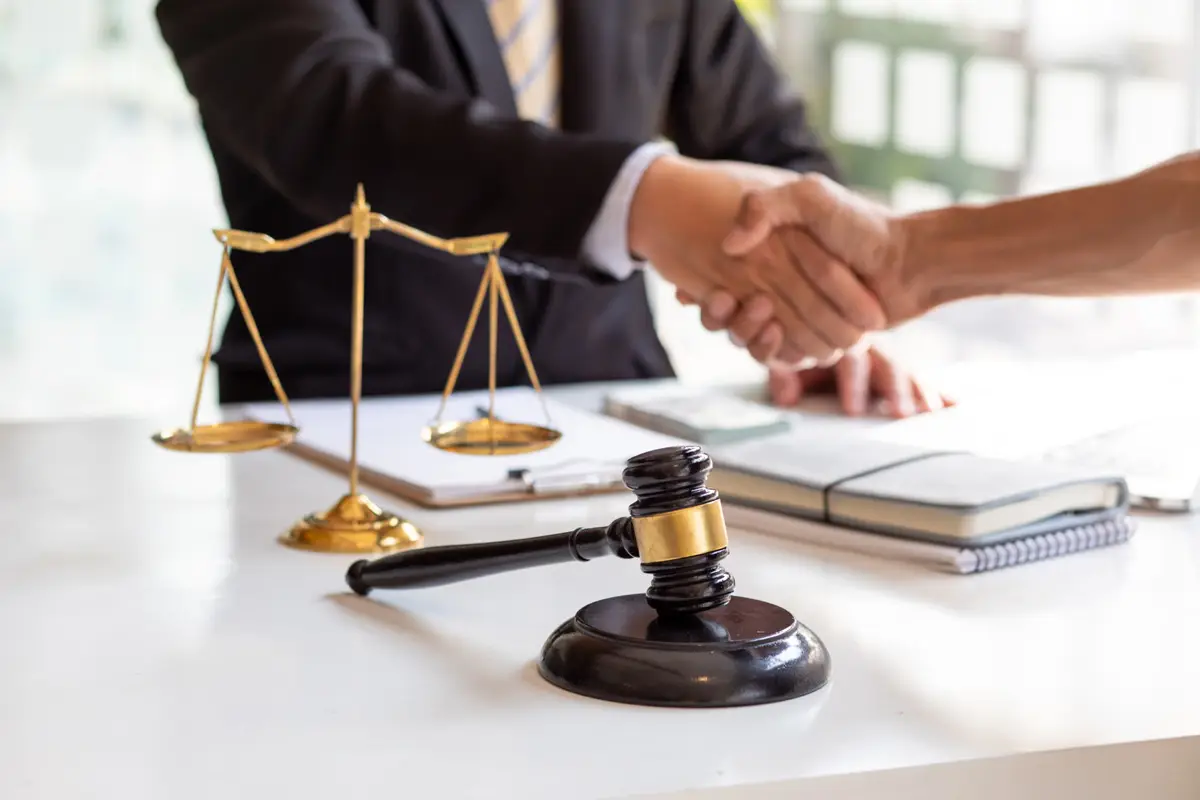 What’s the Difference Between General Insurance Lawyers Brisbane and Specialist Firms?